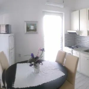 Apartment Tihana, Ravni
